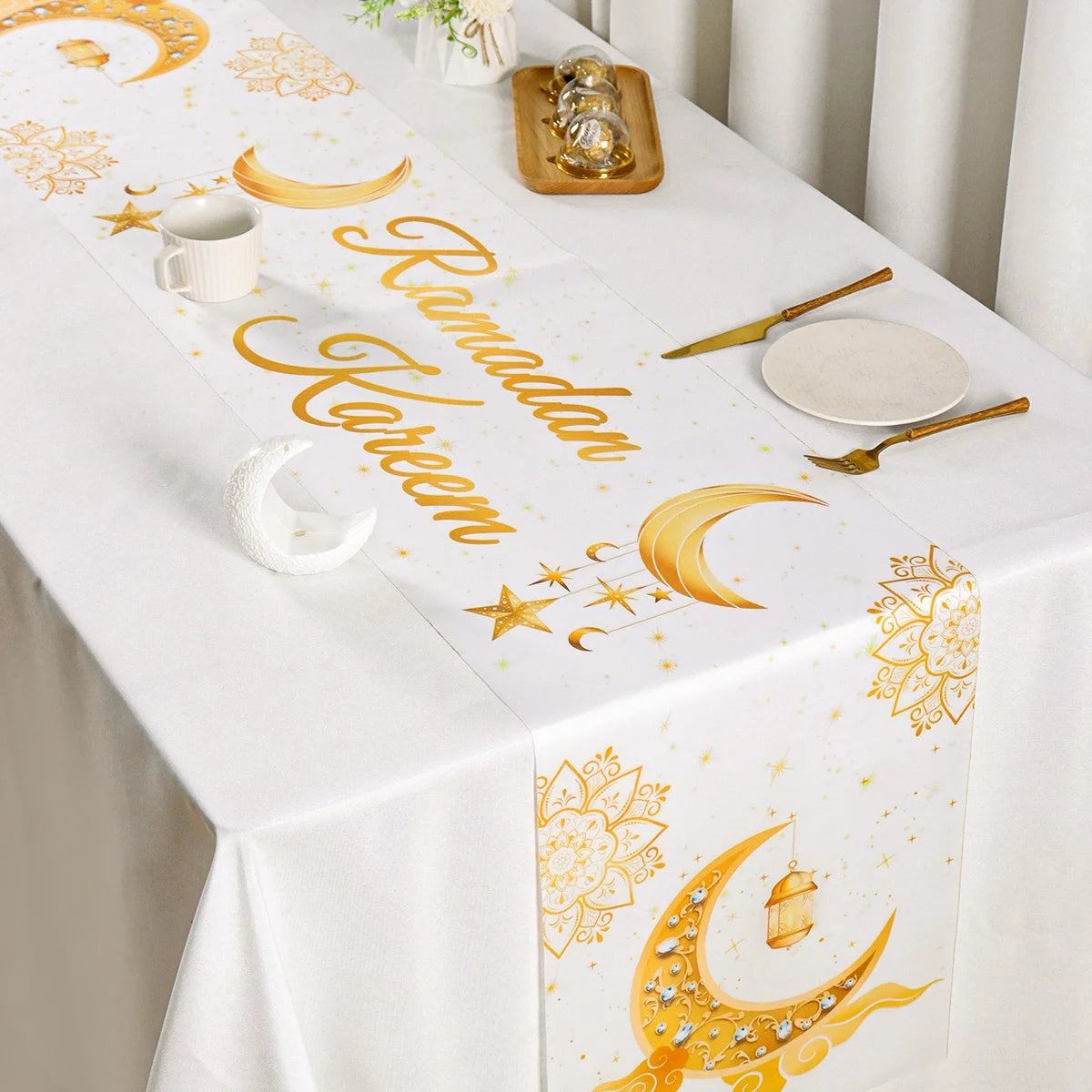 مفرش طاولة رمضان كريم